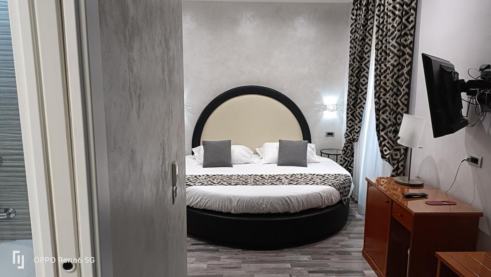 House 4 Mori Hotel Rome Exterior photo